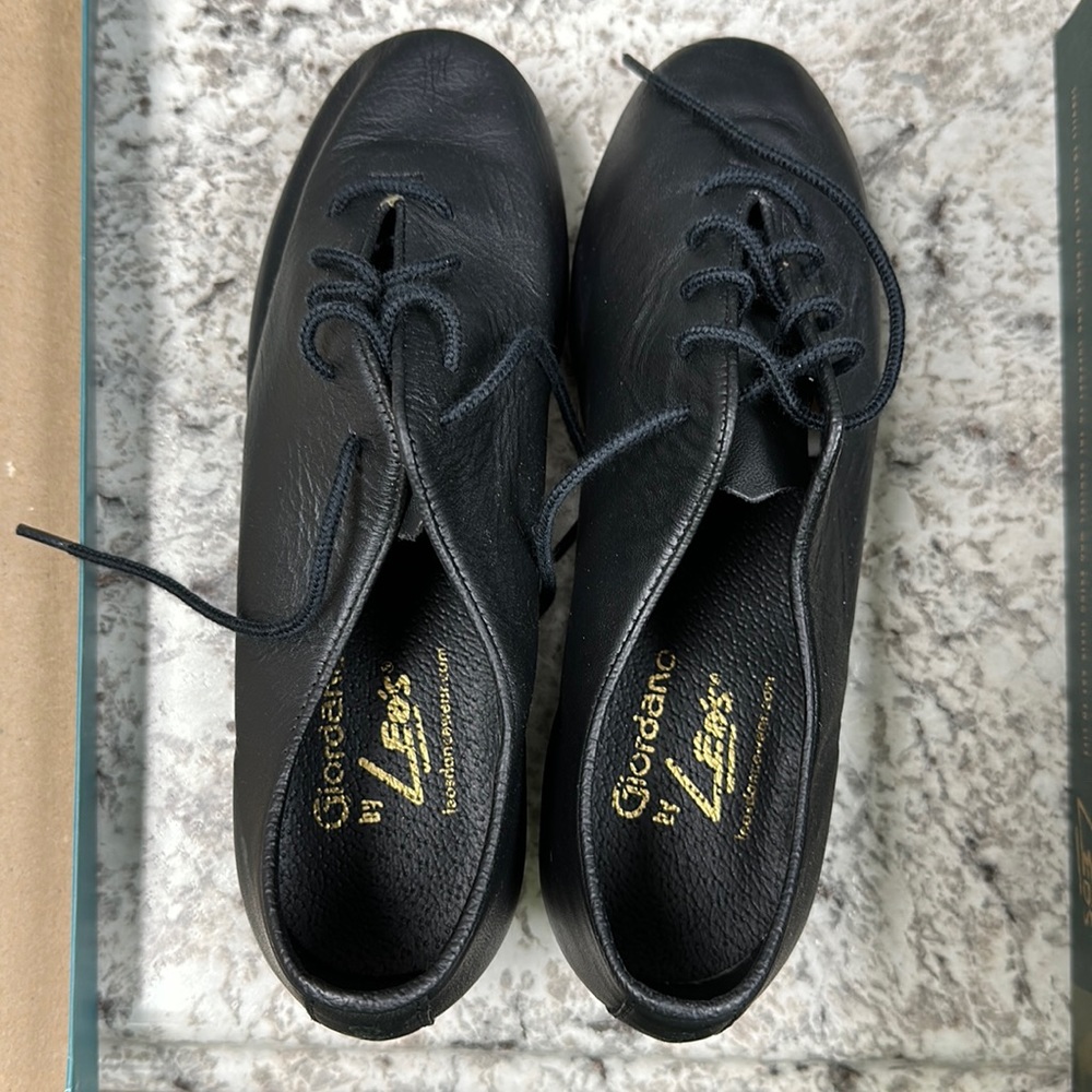 NIB Leo’s Giordano jazz tap oxford size 5AM